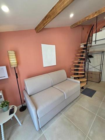 Gîte pour 4 personnes, avec jardin à Champaubert