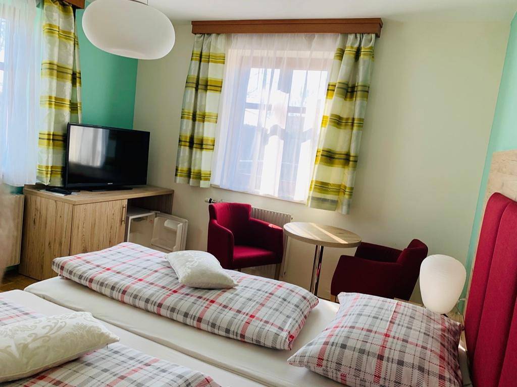 Dreibettzimmer in Südoststeiermark, Halbenrain