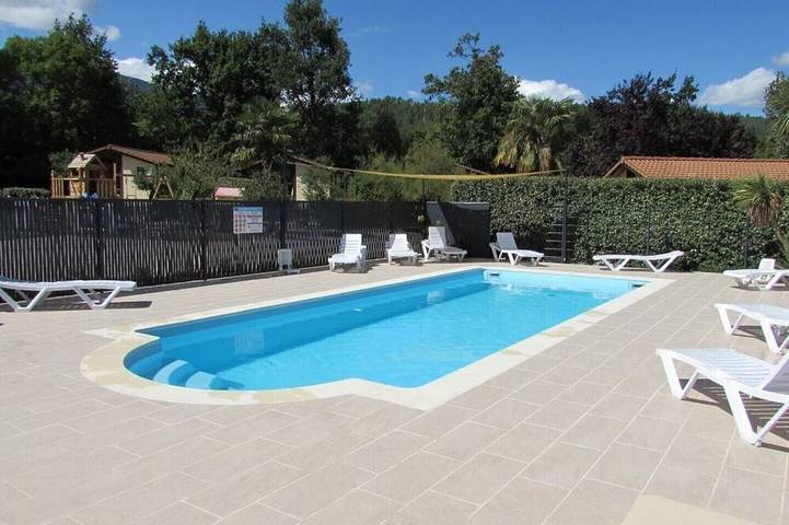Club vacances pour 4 personnes, avec Terrasse et Jardin dans les Pyrénées