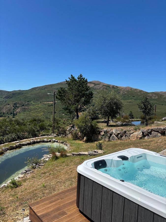 Location de vacances pour 6 personnes, avec jacuzzi ainsi que jardin et terrasse dans Riba de Mouro - 2