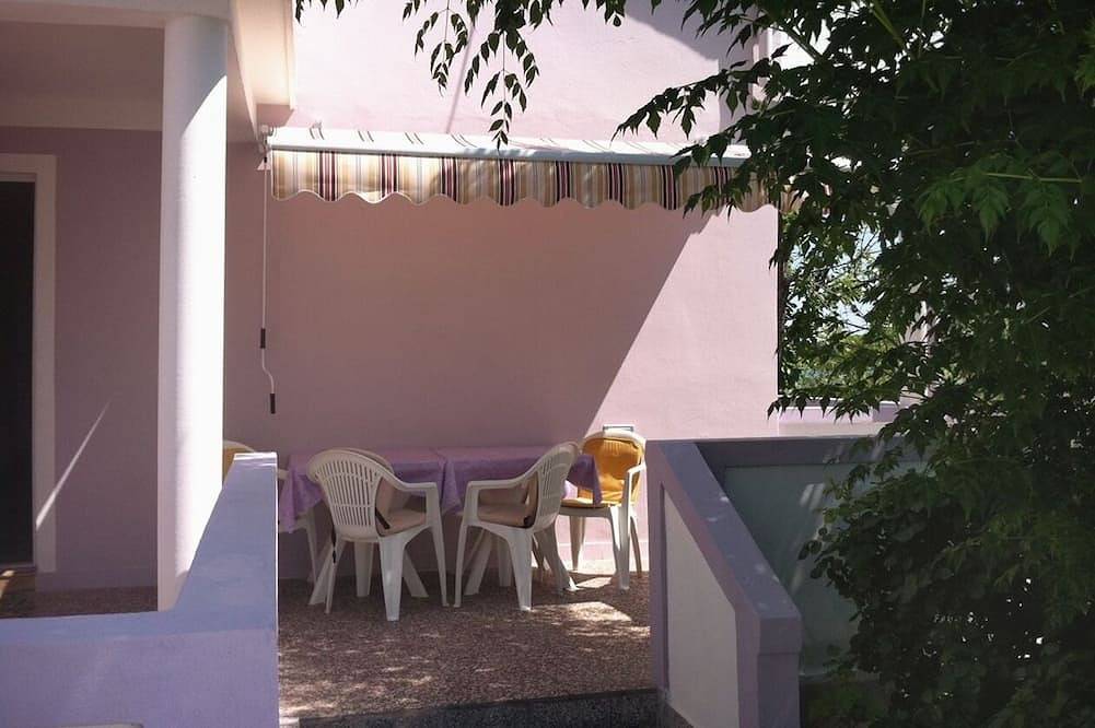 Apartamento entero, Apartamento de tres habitaciones con una terraza Kampor, Rab (A-4985-a) in Kampor, Rab