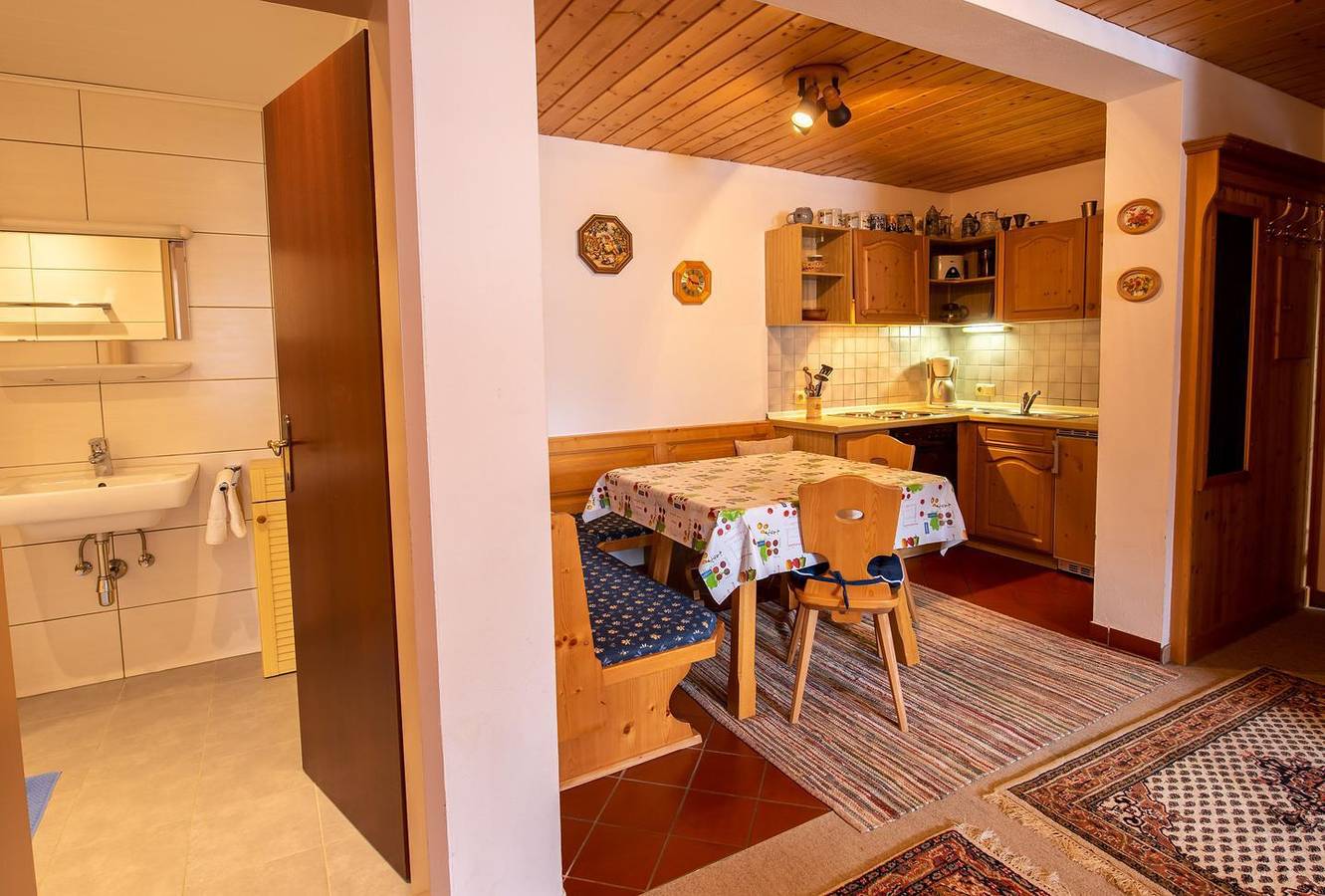 Ganze Wohnung, Gemütliches Apartment mit Bergblick, Sauna und Pistennähe in der Zillertal Arena in Hochkrimml, Krimml