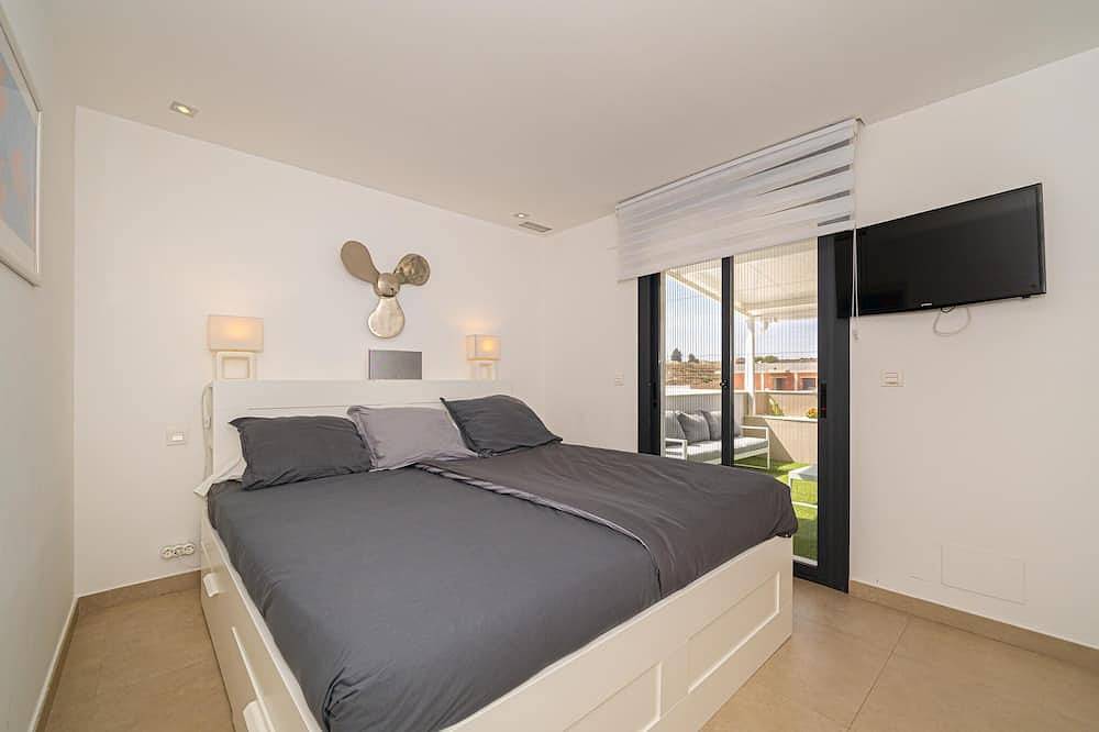 Stijlvolle villa met uitzicht op het meer in Orihuela, Alicante Provincie