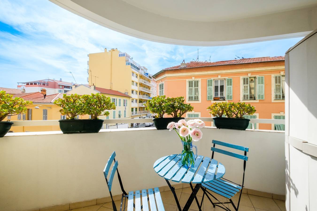 Entire apartment, Holiday Apartment "Bilocale A Nizza" with Private Terrace, Balcony & Wi-Fi in Nice (France), Nice region