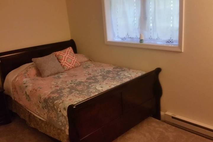 Vacation rental for 13 people, with pool and yard in Bartlett