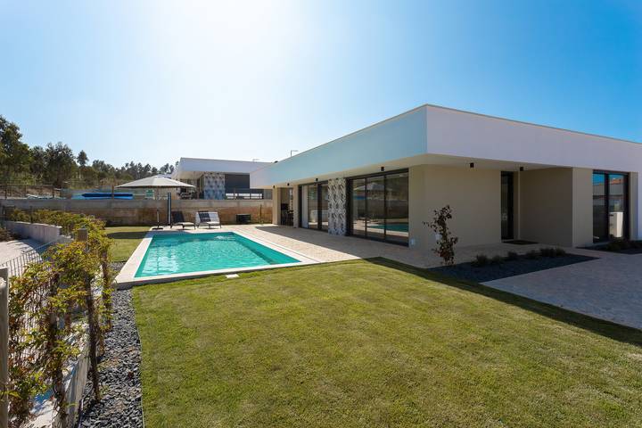 Casa de férias para 6 pessoas, com jardim em Salir do Porto