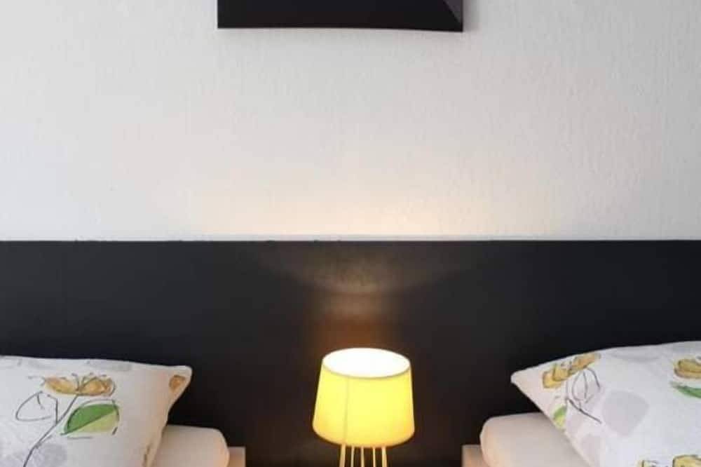 Entire apartment, Studio near Basel Airport in Saint-Louis, Mulhouse region