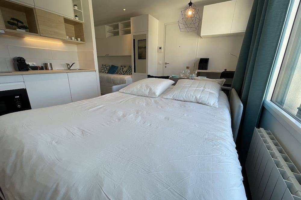 Appartement entier, ♥★ Blue Cocoon ★♥ Studio 27m2 proche centre ville in Villejust, Essonne