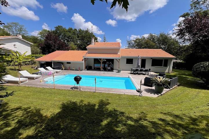 Location de vacances pour 6 personnes, avec Terrasse et Jardin à Saint-Sulpice-et-Cameyrac