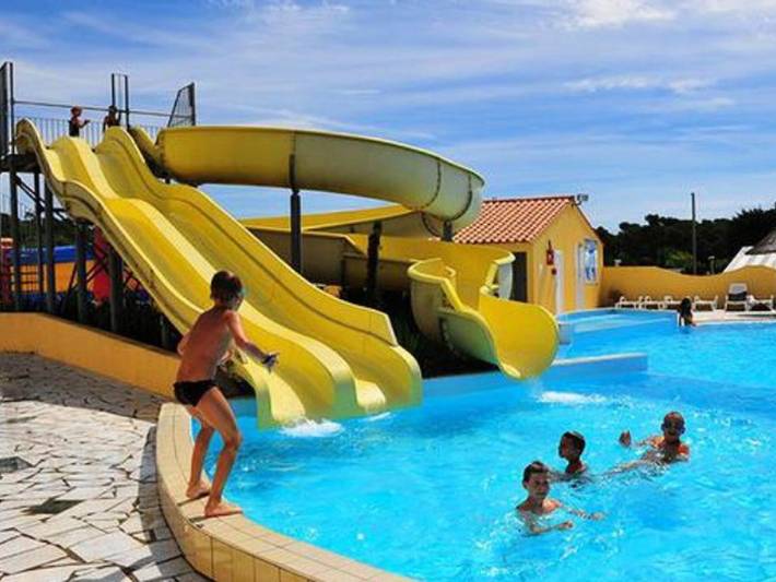 Mobil home pour 8 personnes, avec piscine et terrasse dans Plage De La Paree Du Jonc - 4