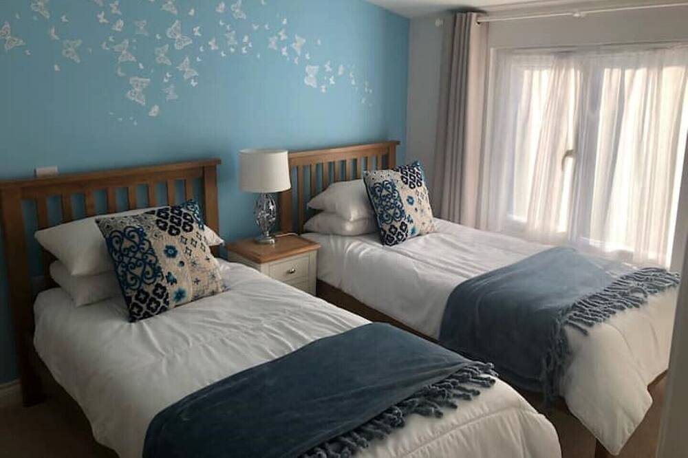 Ocean Spray no. 7 - Sea Views, short walk to the beach & Westward Ho! village in Westward Ho, Hartland Devon Heritage Coast