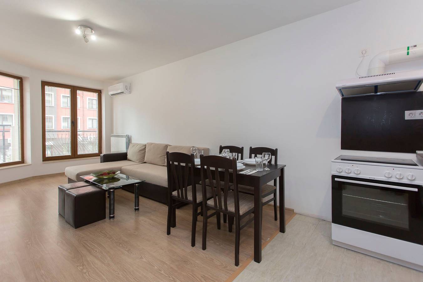 Hel lejlighed, Bright 1Bdr Apartment near Center - Free Parking in Sofia, Bulgarien