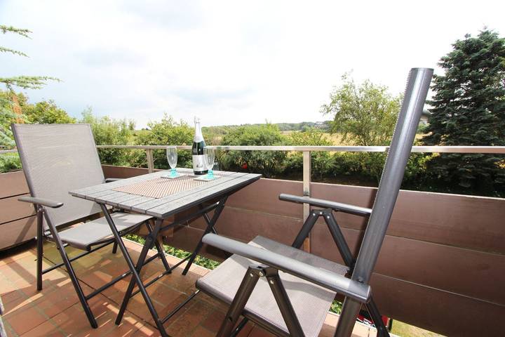 Ganze Wohnung, Schönes Obergeschoss-Appartement in der Nähe des Wenningstedter Dorfteichs in Wenningstedt, Sylt
