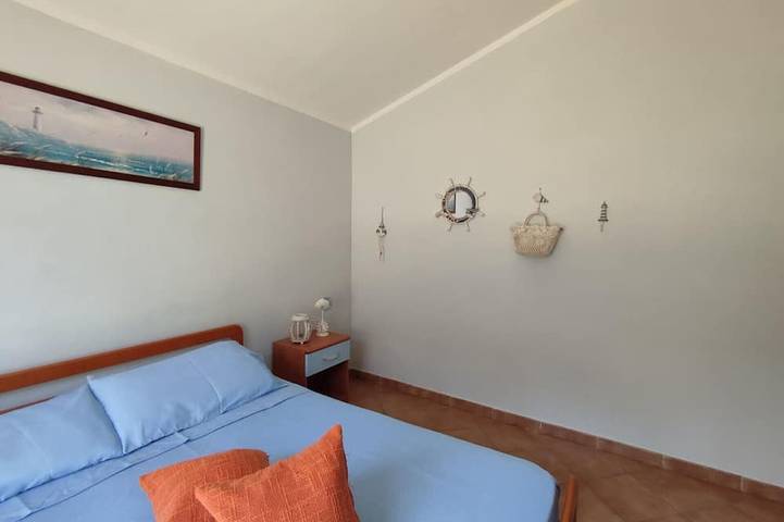 Villa pour 4 personnes, avec balcon ainsi que piscine et jardin à Imperia - 2