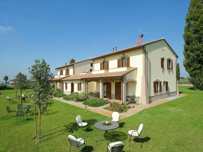 Chalet para 4 personas, con jardín y piscina - 1