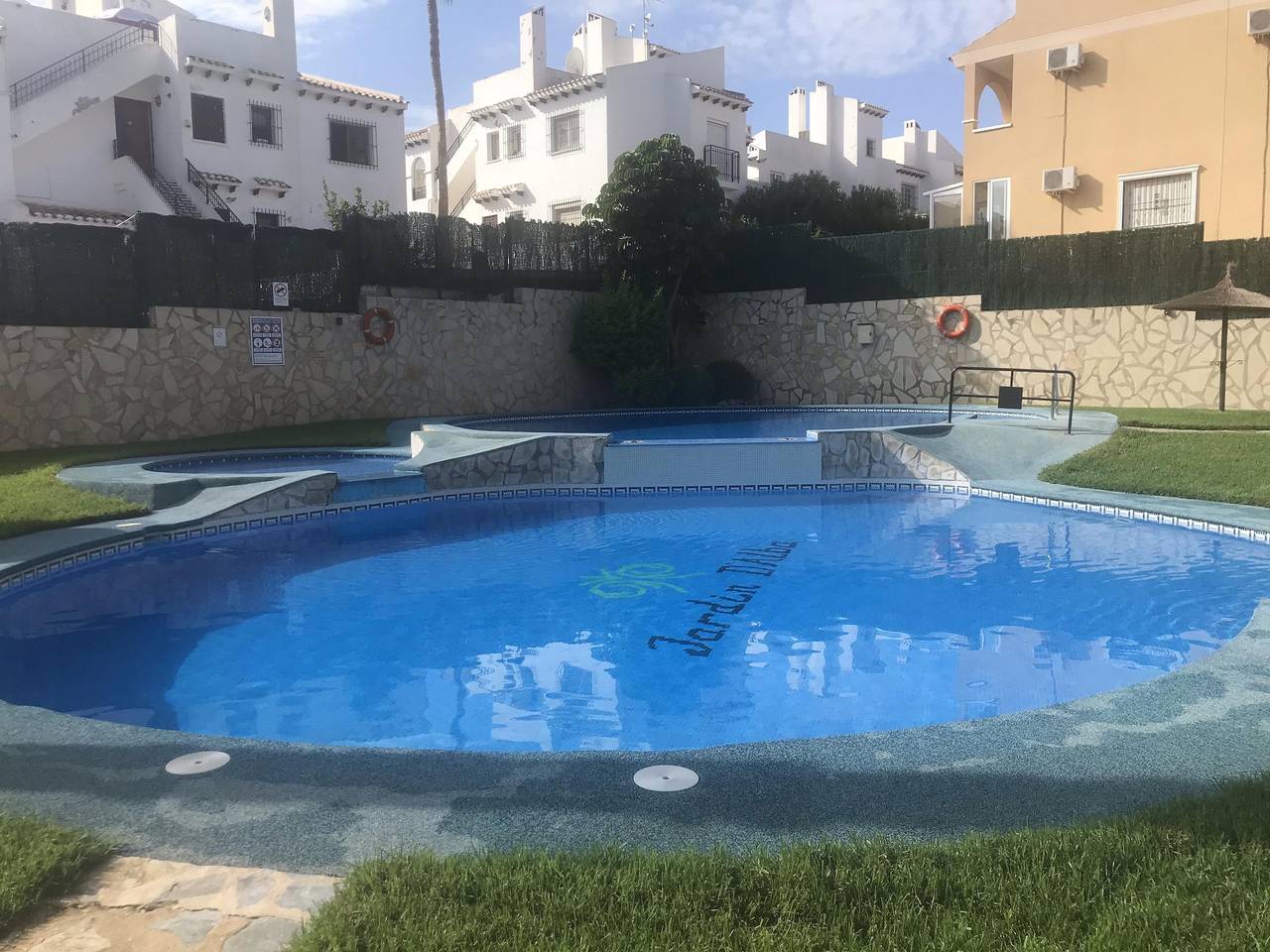 Entire apartment, Apartment Jardin D Alba 1st floor apartment with Pool, Terrace & Wi-Fi in Orihuela, Costa Blanca