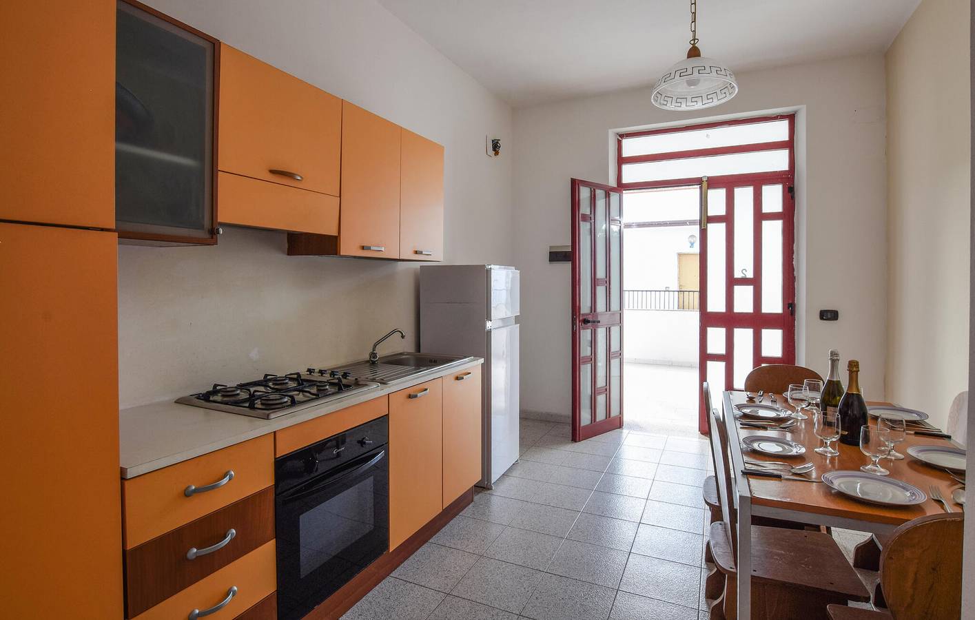 Ganze Ferienwohnung, Apartment mit Meerblick, Pool, WLAN und Parkplatz in Palmi, Reggio Calabria Provinz