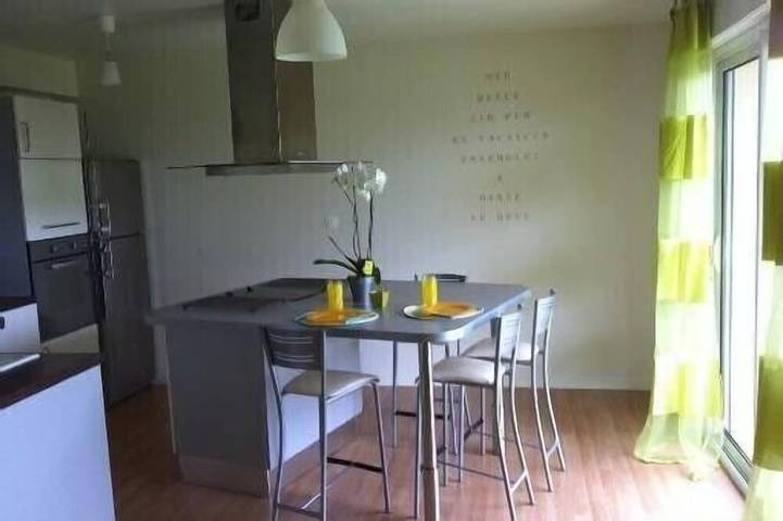 Location de vacances pour 4 personnes, avec terrasse et jardin à Binic