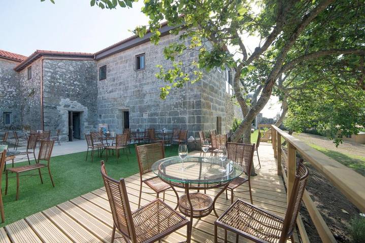 Apartamento para 2 personas, con Terraza además de Jacuzzi y Jardín en Parada de Sil