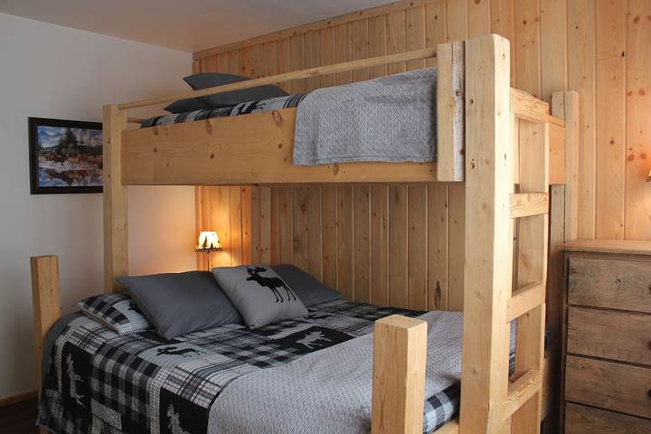 Log cabin for 6 people in Grand Teton National Park