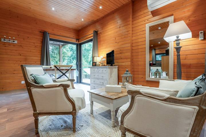 Location de vacances pour 2 personnes, avec jardin ainsi que sauna et jacuzzi à Arpaillargues-et-Aureillac - 4