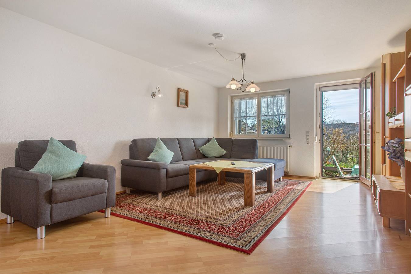 Ganze Wohnung, Haus Hilebrand - Ferienwohnung '1, 80 Qm' mit Gemeinschaftsgarten, Balkon und Wi-Fi in Kressbronn am Bodensee, Region Bodensee-Oberschwaben
