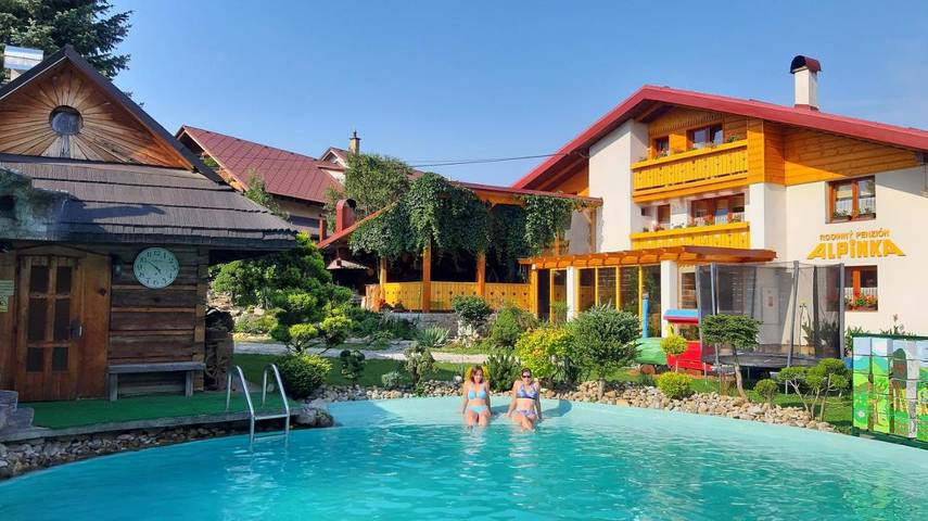 Casa de huéspuedes para 5 personas, con Balcón y Jacuzzi además de Terraza y Jardín en Eslovaquia