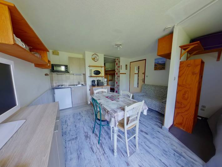 Gîte pour 4 personnes, avec terrasse à Les Rousses - 2