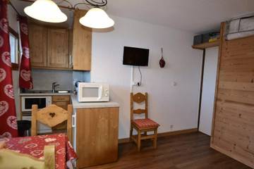 Chalet pour 4 Personnes dans Mâcot-la-Plagne, La Plagne-Tarentaise, Photo 4