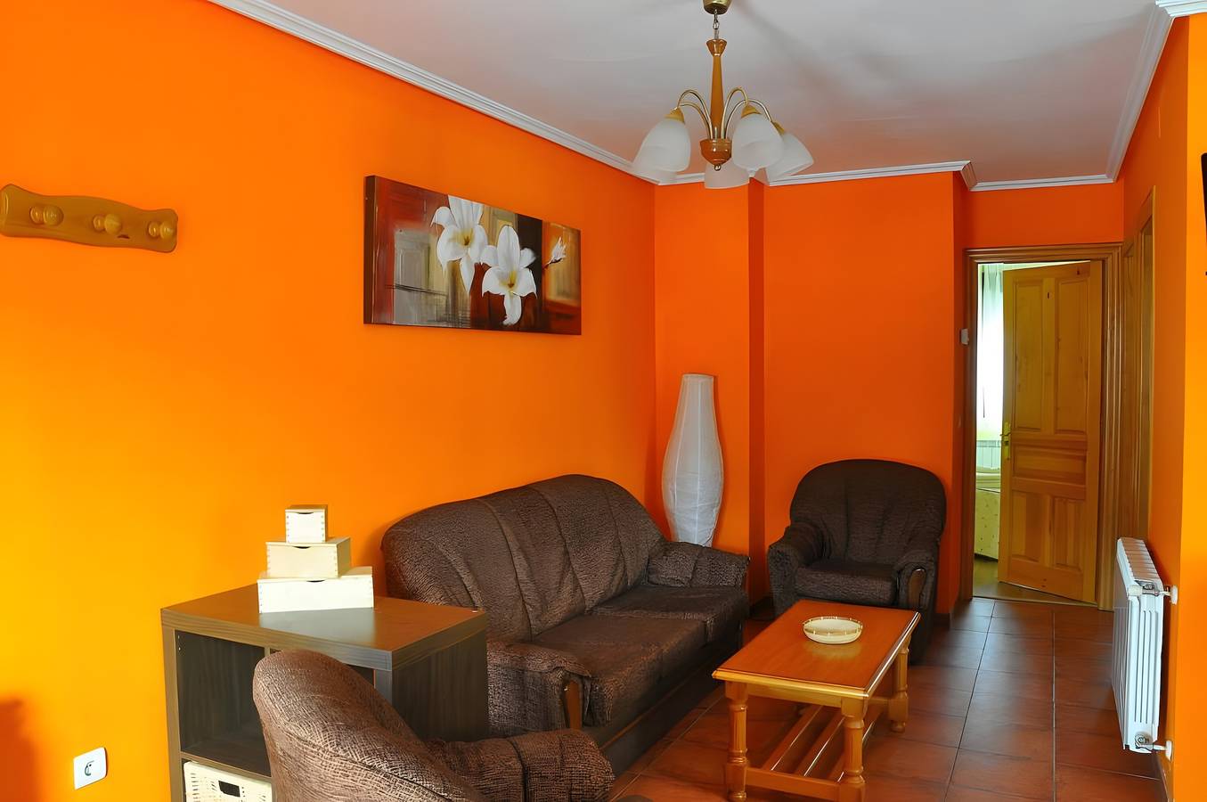 Entire apartment, El Carabu Apartment with Mountain Views in La Robellada, Onís