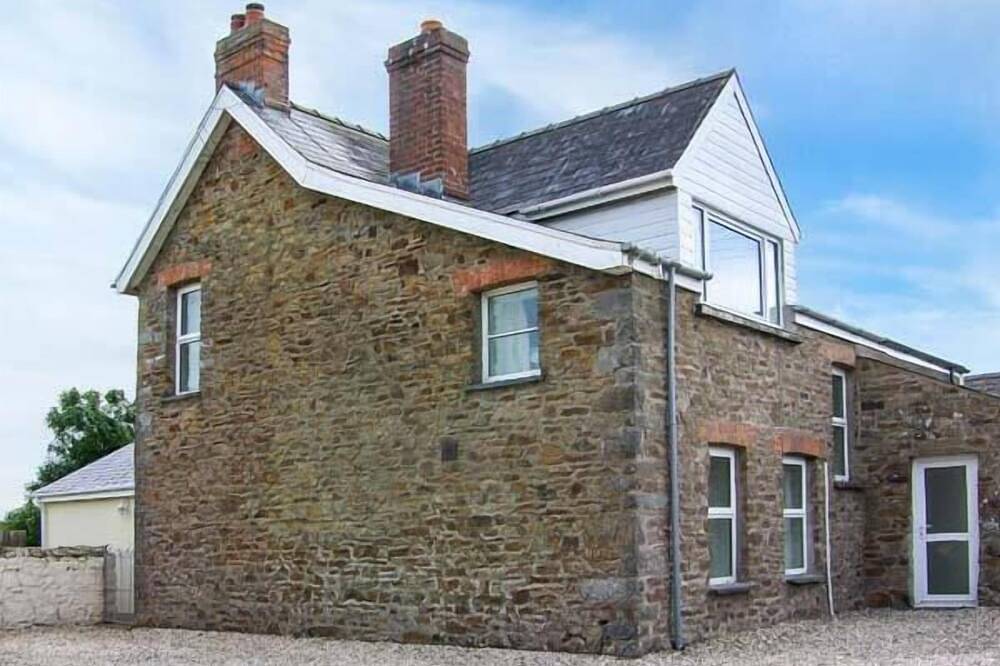 The Grange, family friendly, country holiday cottage in Little Haven in Little Haven, Pembrokeshire