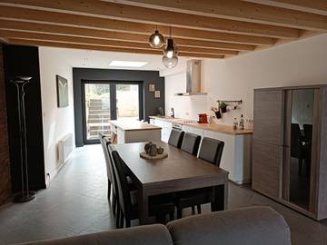 Gîte pour 6 personnes, avec jardin, adapté aux familles à Cerfontaine