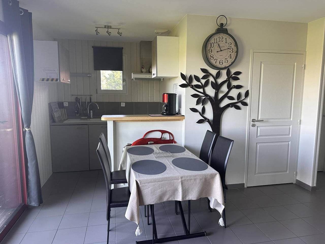 Gîtes proches vignoble, déco cosy, terrasse, activités familiales et nature - Tout inclus in Meillard, Allier