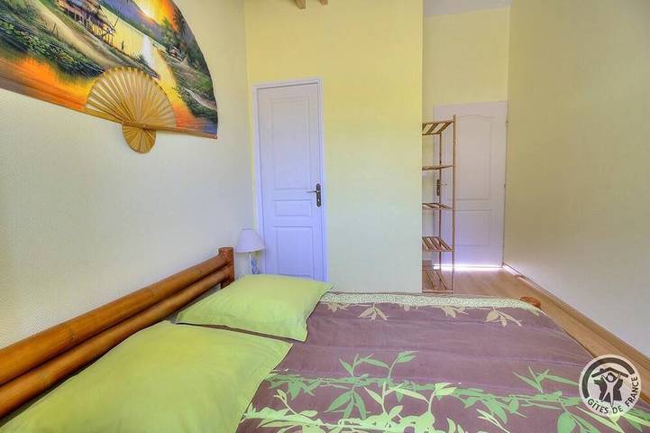 Location de vacances pour 15 personnes, avec piscine et jardin à Longessaigne - 3