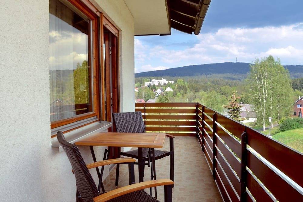 Ganze Wohnung, Gemütliche Fereinwohnung in ruhiger Lage mit überdachtem Balkon in Ochsenkopf, Bischofsgrün