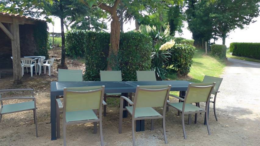 Gîte pour 15 personnes, avec terrasse et jardin dans les Deux-Sèvres - 2