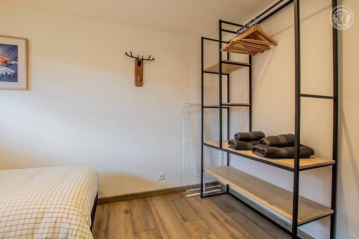 Gîte pour 4 personnes, avec jardin et terrasse à Les Déserts - 4