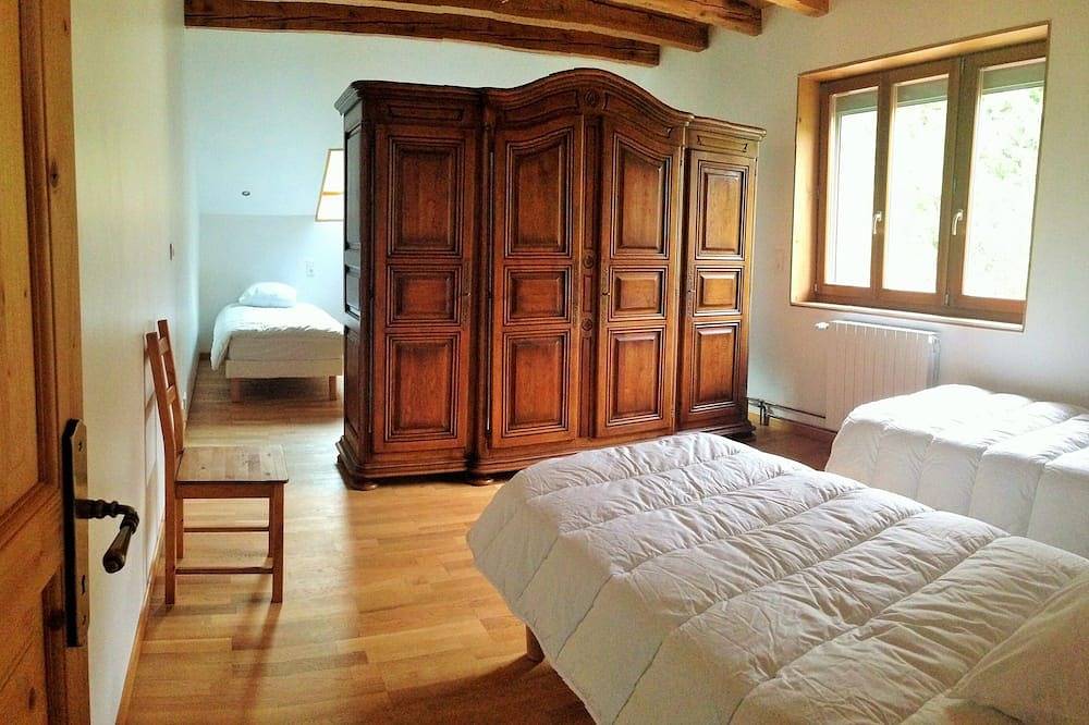 Chalet Les Cerisiers Aufildessaisons , Vallée de Munster, Alsace, Massif Vosgien in Muhlbach-sur-Munster, Parc naturel régional des Ballons des Vosges