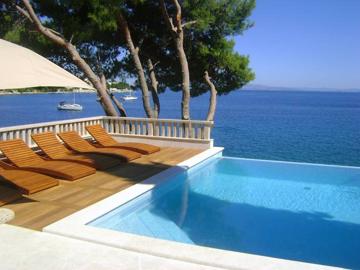 Villa pour 17 personnes, avec piscine et jardin à Okrug Gornji - 2