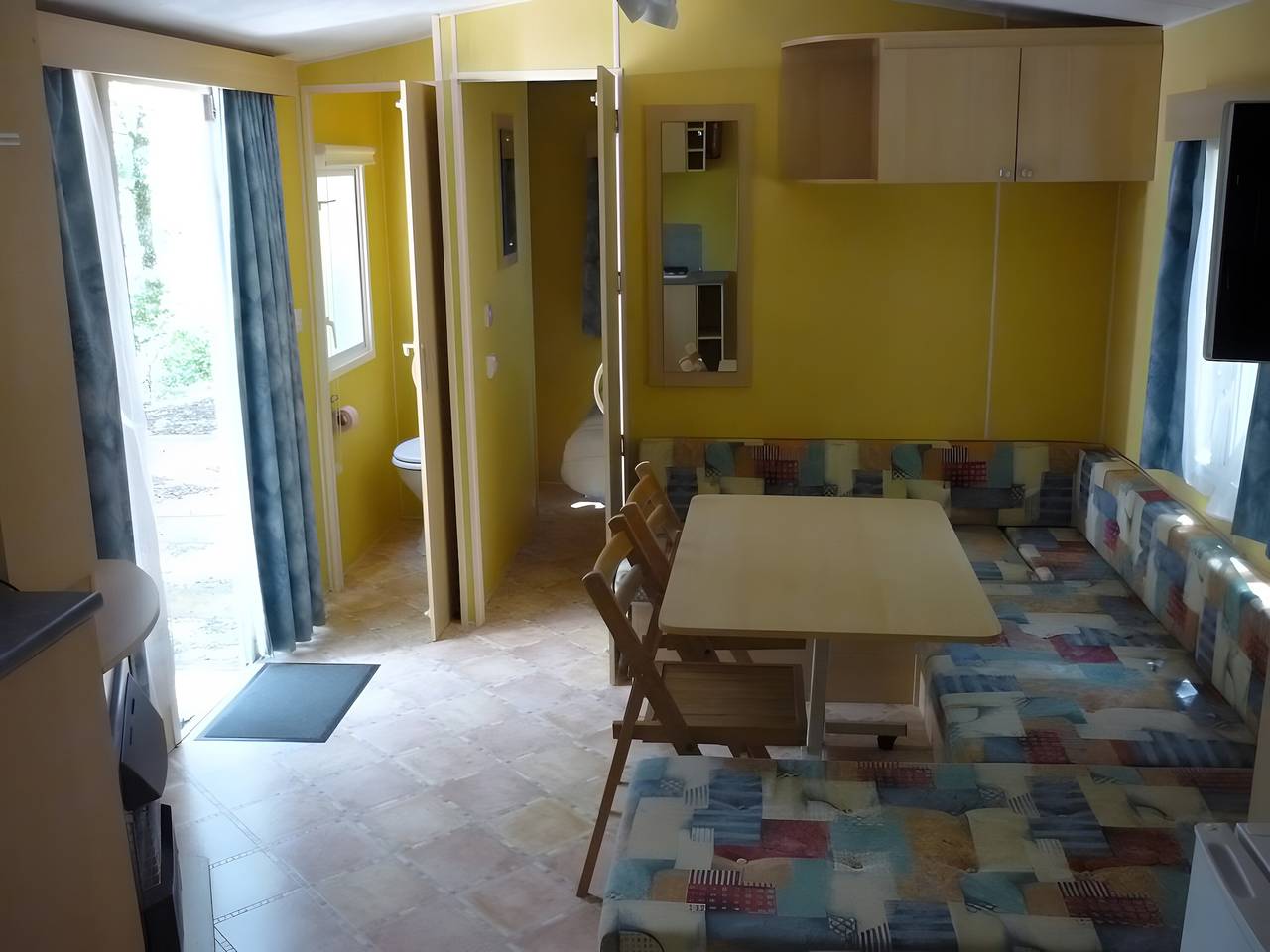 Mobil-home « Dans Village de Gîtes » avec piscine partagée in Calviac-en-Périgord, Périgord Noir