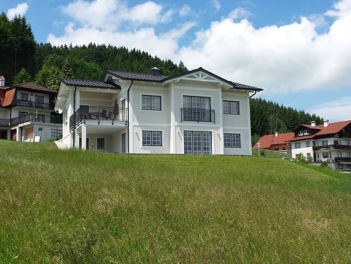 Ferienhaus für 4 Personen, mit Ausblick und Balkon am Attersee
