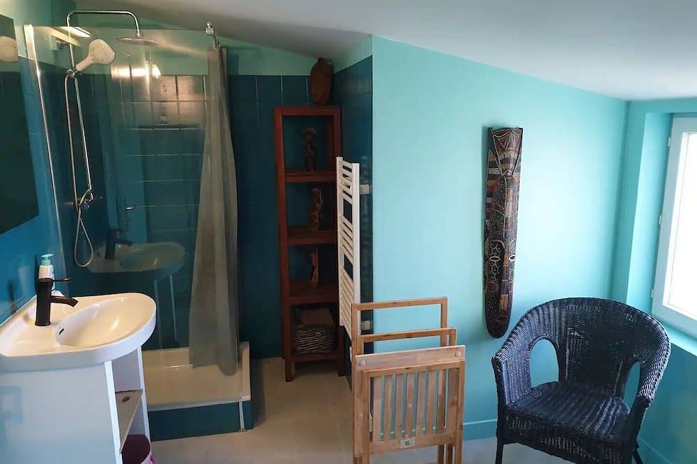 Apartamento entero, Logement Spacieux Rénové Dans une Longère in Rostrenen, Región de Guingamp