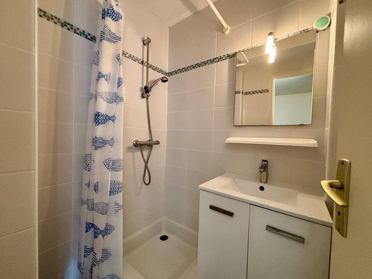 Estudio entero, Estudio-Cabina en Carnac, 80m de la playa, parking in Carnac, Côte des Mégalithes