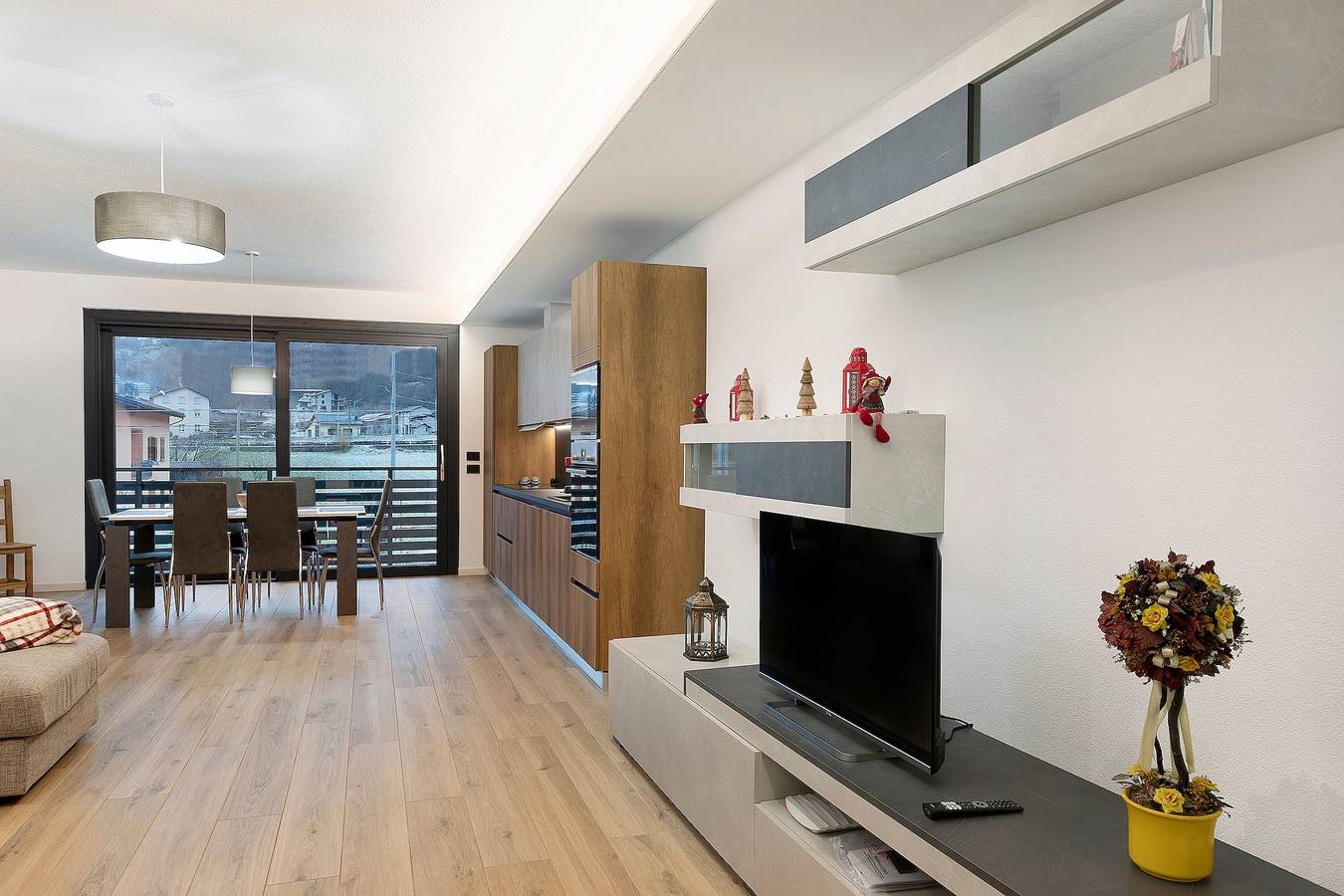 Ganze Wohnung, Apartment 'Laris' mit Bergblick, Balkon und Wlan in Cavallaro (Castello dell'acqua), Castello dell'acqua