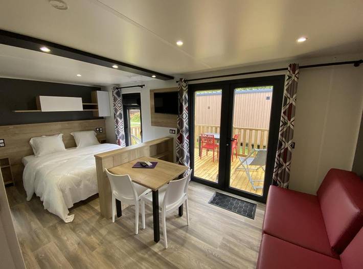 Camping pour 4 personnes, avec vue ainsi que terrasse et piscine à Arès - 3