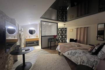 Gîte pour 2 personnes, avec jacuzzi à Le Perrier