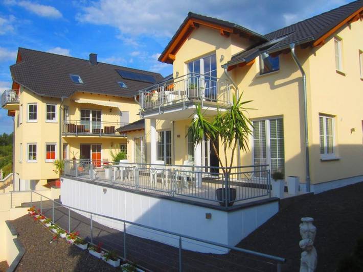 Ferienwohnung für 4 Personen, mit Balkon und Terrasse sowie Ausblick in Cochem