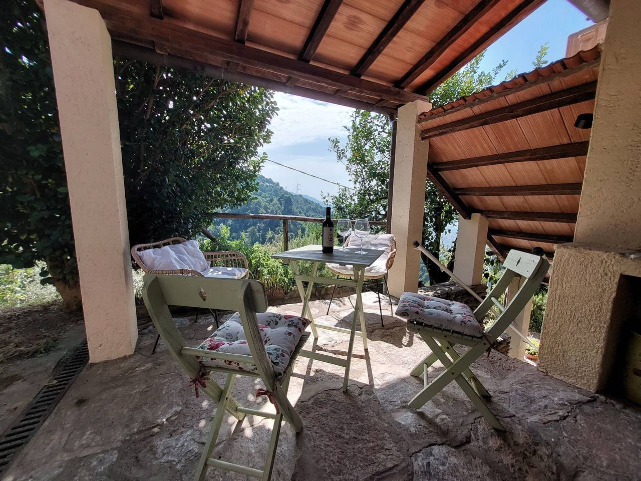 Appartement entier, 'Casa Peppina' mit Terrasse in Strettoia, Pietrasanta