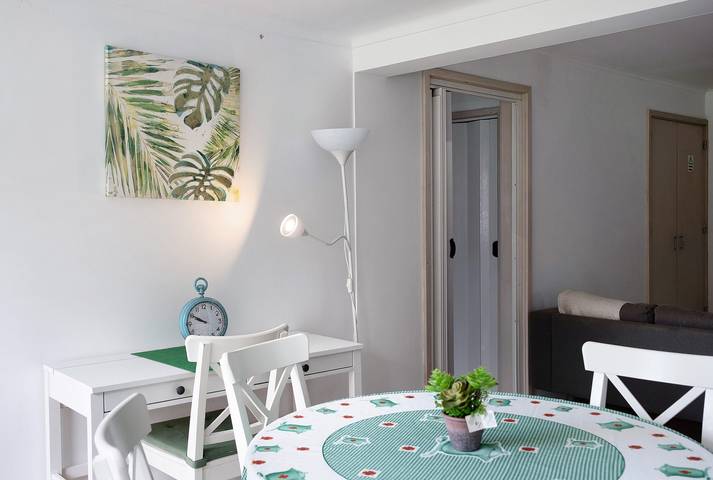 Holiday Home 'Casa da Batalha' with Garden, Open Terrace & Wi-Fi in São Miguel Island, Fenais da Luz