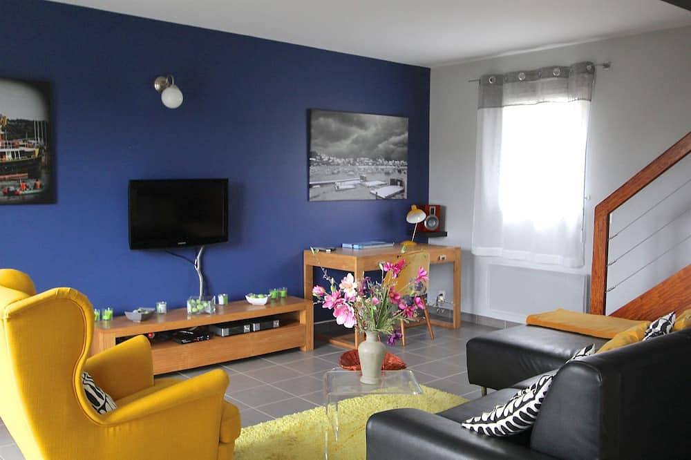 Next Skipper with Spa facing Ile de Bréhat (Paimpol-Brittany) in Loguivy de la Mer, Ploubazlanec